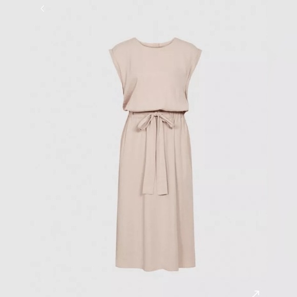 Reiss Dresses & Skirts - Elegant Beige Sleeveless Dress